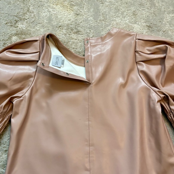 Saylor Andie Vegan Leather Short Puff Sleeve Top in Rose Quartz Size Medium - Picture 11 of 14